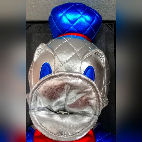 Limited Edition Disney Donald Duck 85 Years - Picture 2 of 7